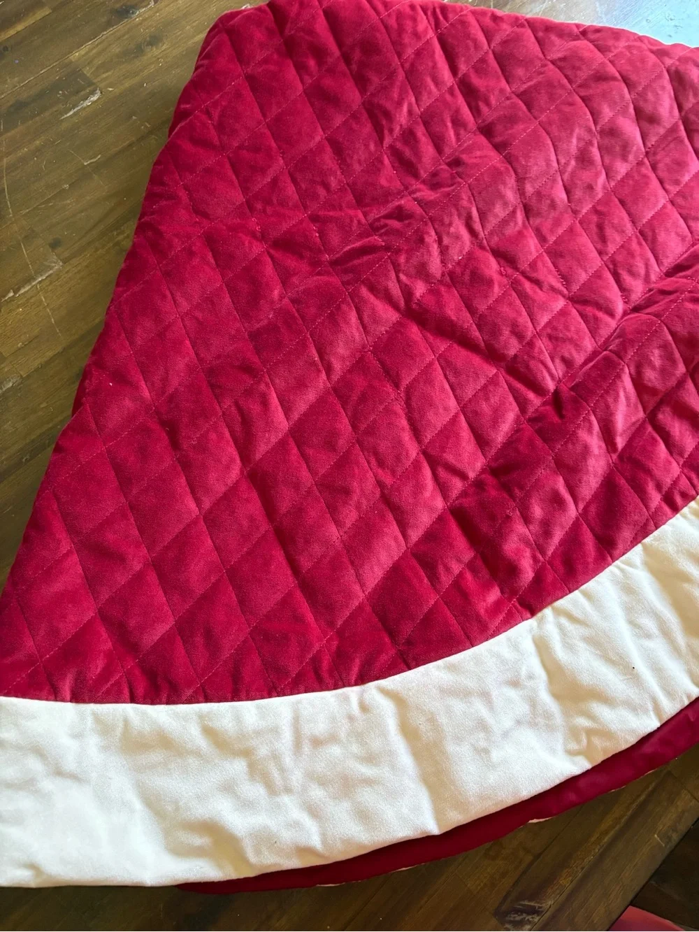 Pottery Barn Large 60 Inch Classic Tree Skirt Quilted Christmas Holiday Velvet